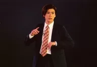 赤澤燈(日野洋治)/ライブフォト・横型・上半身/ワーキング・ステージ「ビジネスライクプレイ」ランダムブロマイド(舞台写真)