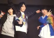 BOYS AND MEN Research Student / Gathering (3 persons) / Live Photo / Horizontal / Official Official photo