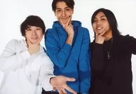 水溜りボンド/トミー・カンタ・kemio/横型・上半身/「水溜り HighSchool 文化祭」ステッカー付属ブロマイド