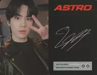 ASTRO / Laki (Rocky) / Backside printed with signature / "ASTRO 2021 SEASON'S GREETINGS (START VER.)" enclosed photo card