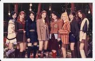 TWICE / Set (8 people) / CD "Doughnut" (WPZL-31920, WPCL-13353, WPCL-13347, WPCL-60001) Special trading card enclosed for the first time