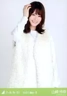 Rena Yamazaki / Upper Body Fake Fur / "Nogizaka46 2022. May-II" Venue Limited - Random Official photo