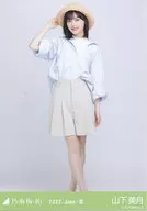 山下美月/全身·草帽/"乃木坂46 2022.June-III>WebShop限定隨機生寫真