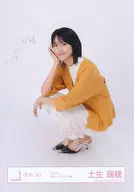 Habu Mizuho / Sitting / 櫻坂 46 Random Official photo (Autumn 2022 Private Clothes Coordination Costume)