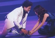 Ryō Matsuda (Ryoma Sakamoto) y Kaho Mizutani (Sayo Ōtomo) / Live photo, Landscape, Hizagami / Secret / Toei Mubi × Staging "Jingi Bakumatsu - Reiwa Gekitaihen" Random stage bromide