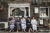 Grupo (5 personas) / Horizontal / Tamaño de tarjeta postal / Cafesta ~ Cafetería con muchos pedidos ~ Episodio 4
