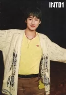 INTO1/劉讓/膝上/畢業紀念彈出活動生寫真D