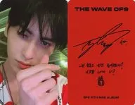 SF9/TAE YANG(テヤン)/裏面赤・印刷サイン・メッセージ入り/CD「THE WAVE OF9」(CHILLIN’ AT NIGHT Ver.)セルフィーフォトカード