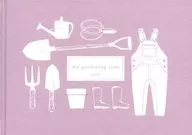 湿漉漉的种子。/the garden time